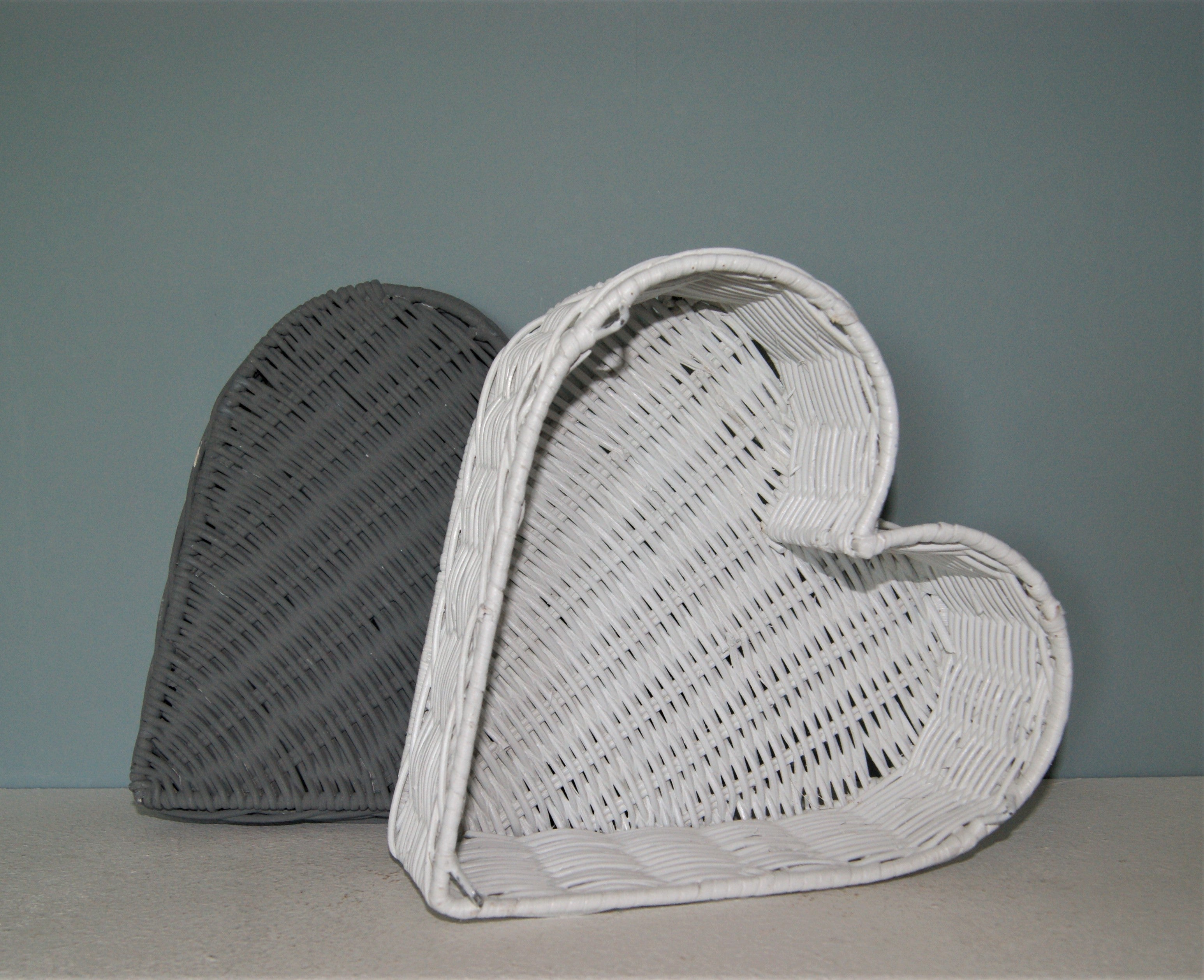 Korb Dose Herz weiß grau