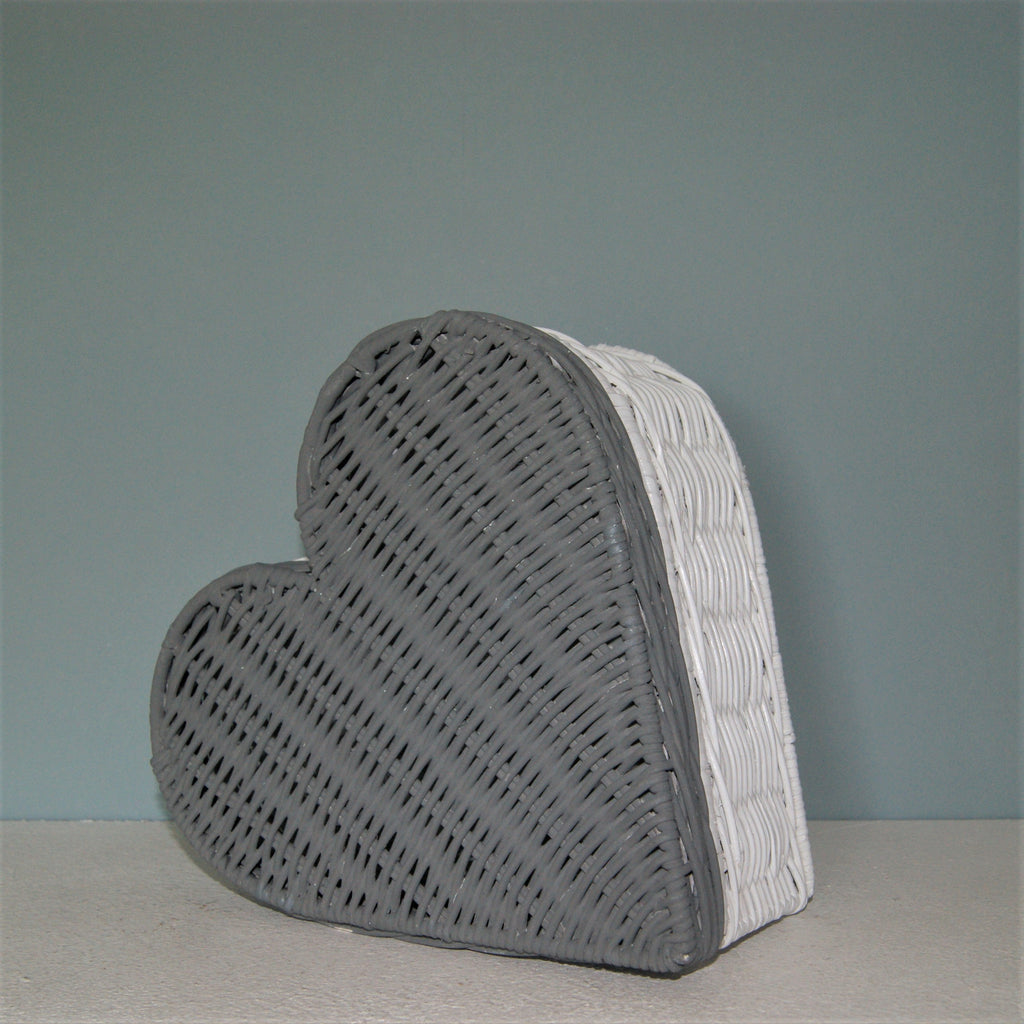 Korb Dose Herz weiß grau