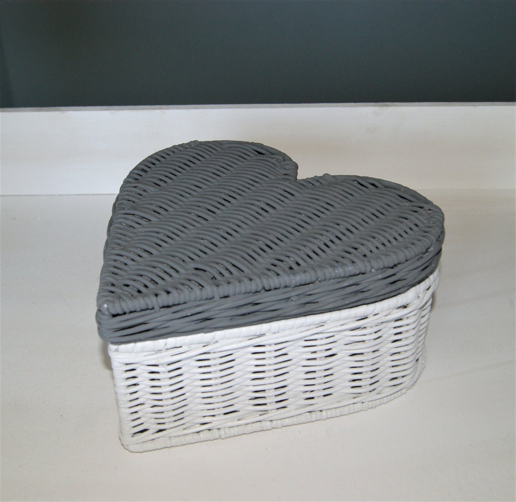 Korb Dose Herz weiß grau