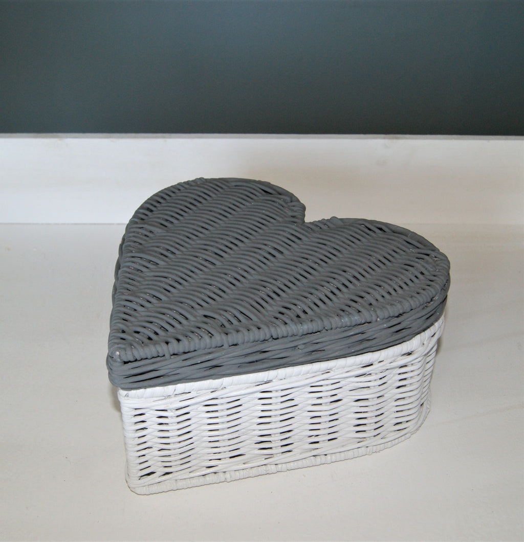 Korb Dose Herz weiß grau