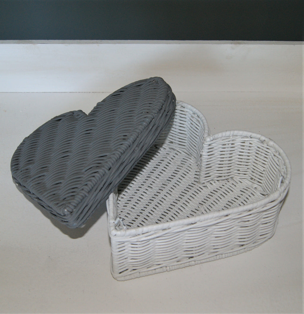 Korb Dose Herz weiß grau