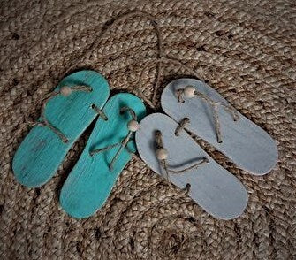 Strand Dekor Flip Flops hängend im Set
