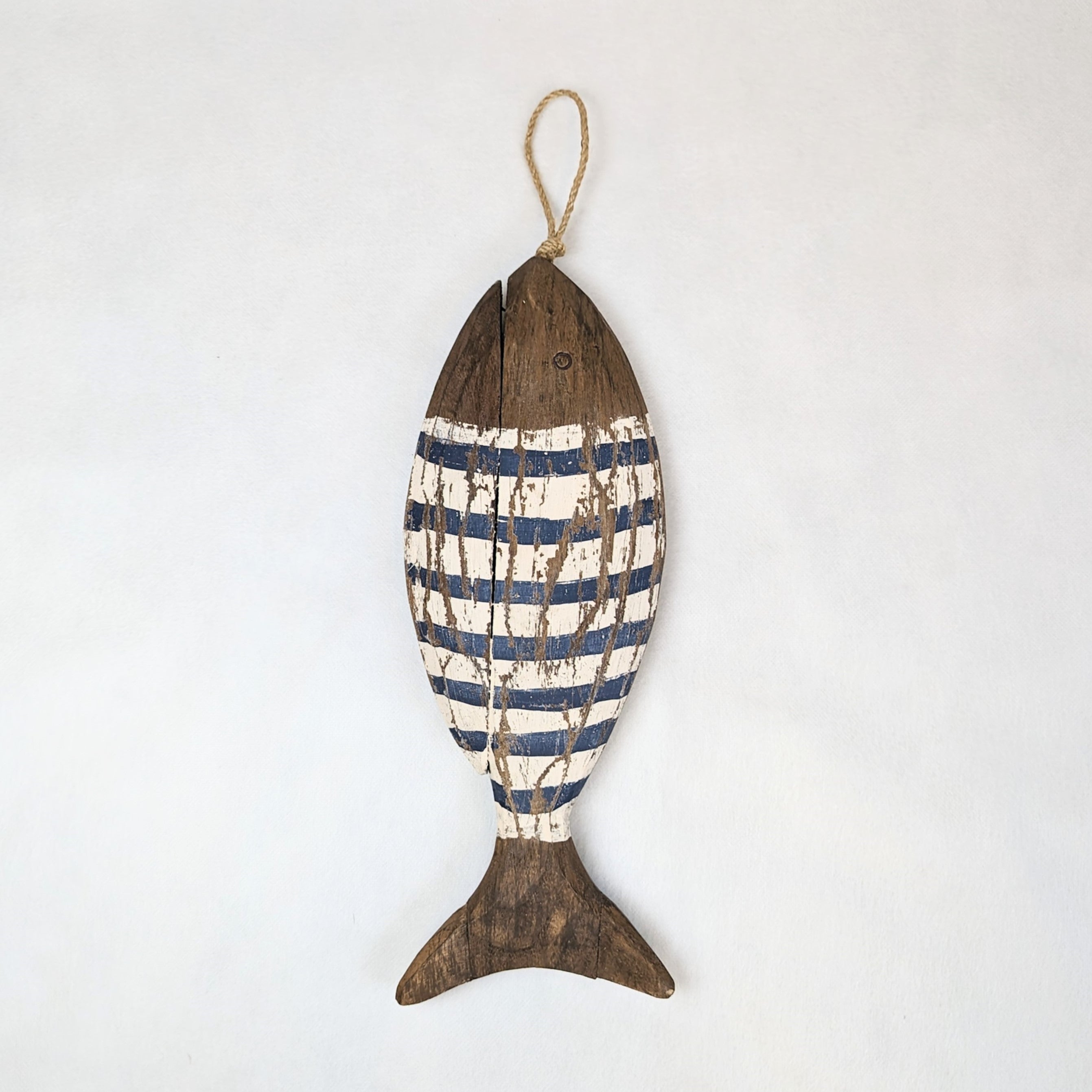 Hängender Fisch blau weis gestreift aus Holz 40 cm