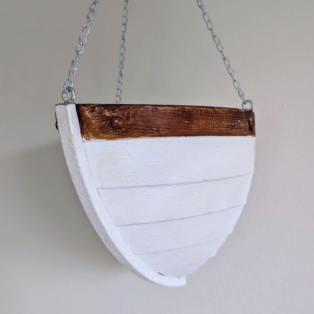 Hängender Übertopf Boot mit Wandhalterung