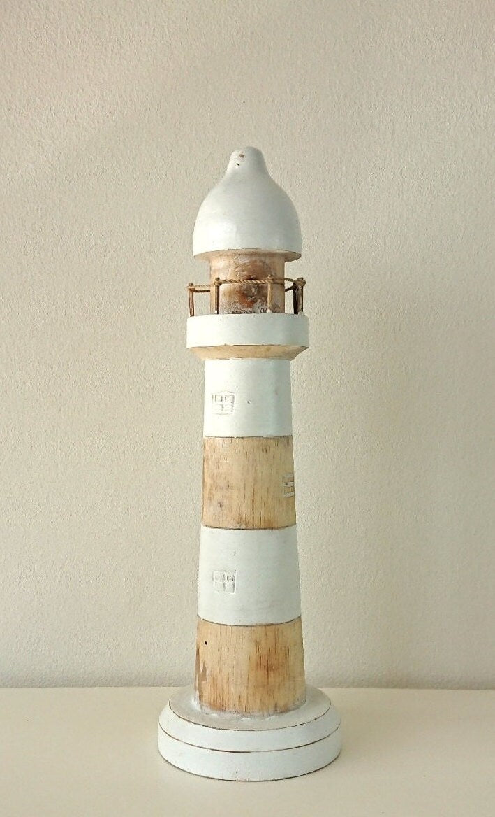 Leuchtturm Albasia Holz