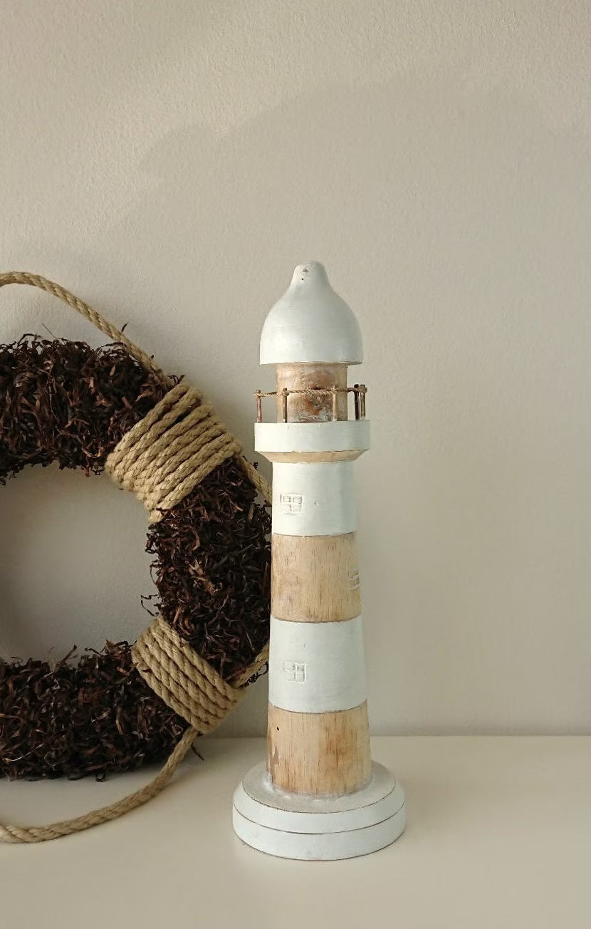 Leuchtturm Albasia Holz