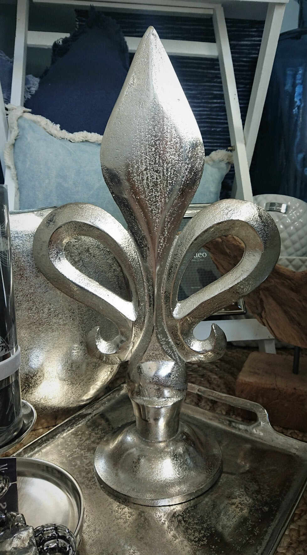 Ornament "Französische Lilie"