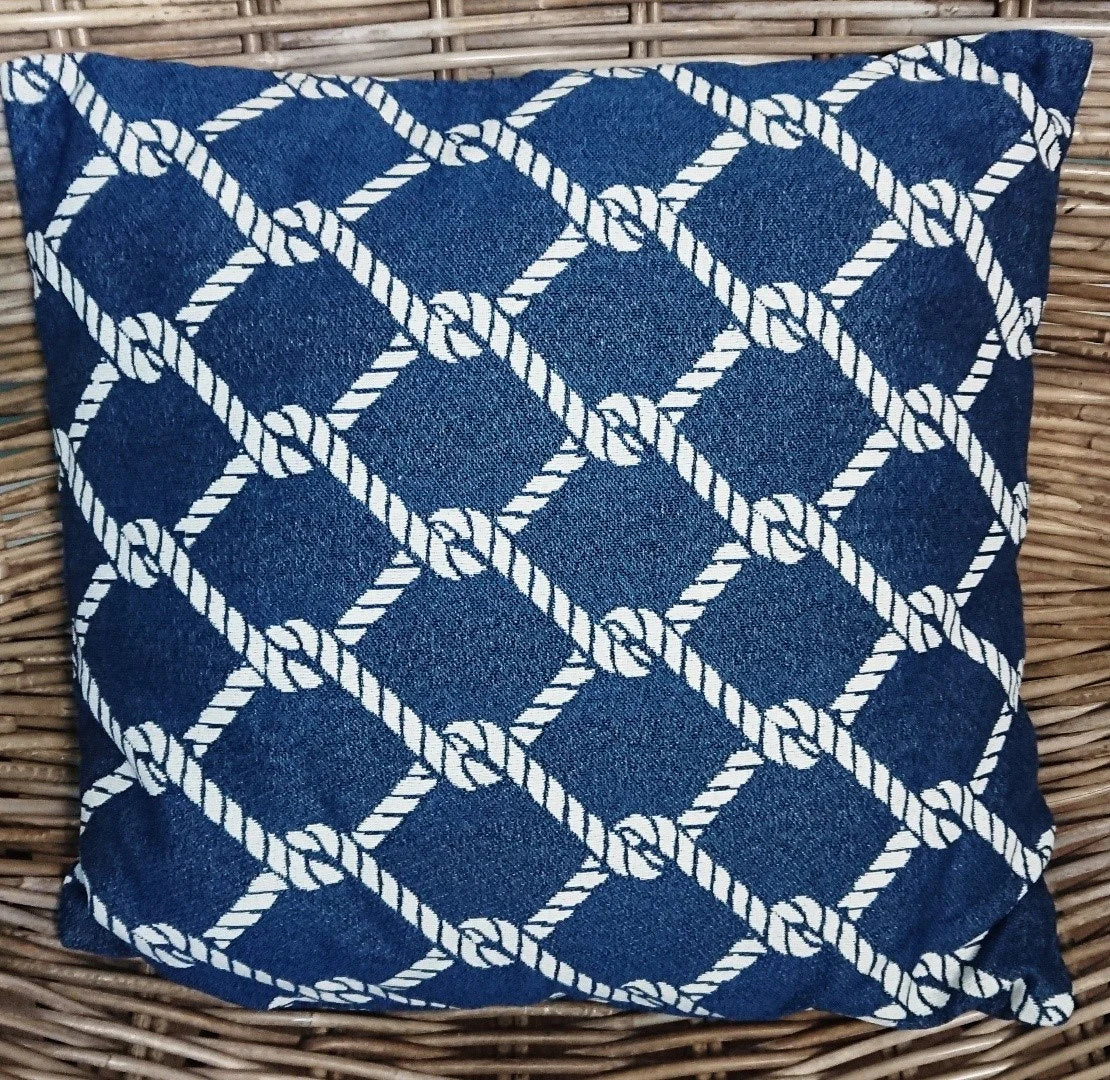 Maritimes Kissen "Küstenwind"