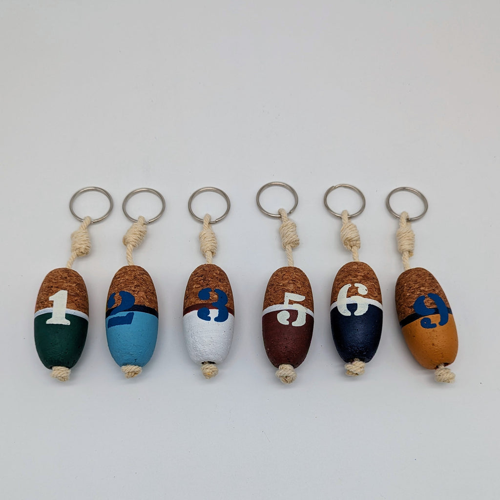 Schlüsselanhänger Boje nummeriert aus Kork schwimmend in verschiedenen Ausführungen