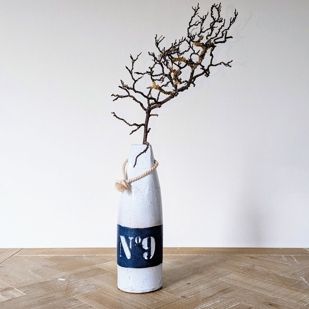 Vase maritim aus Keramik weis blau