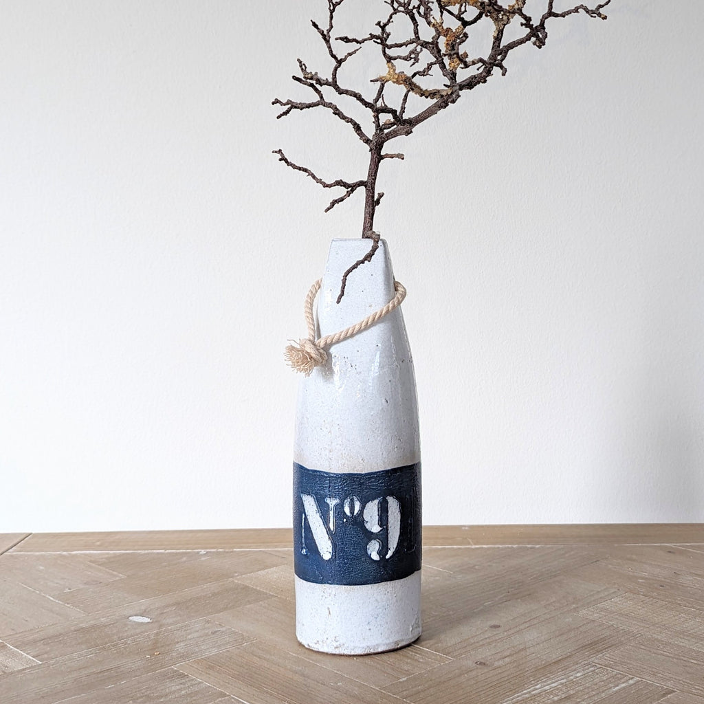 Vase maritim aus Keramik weis blau