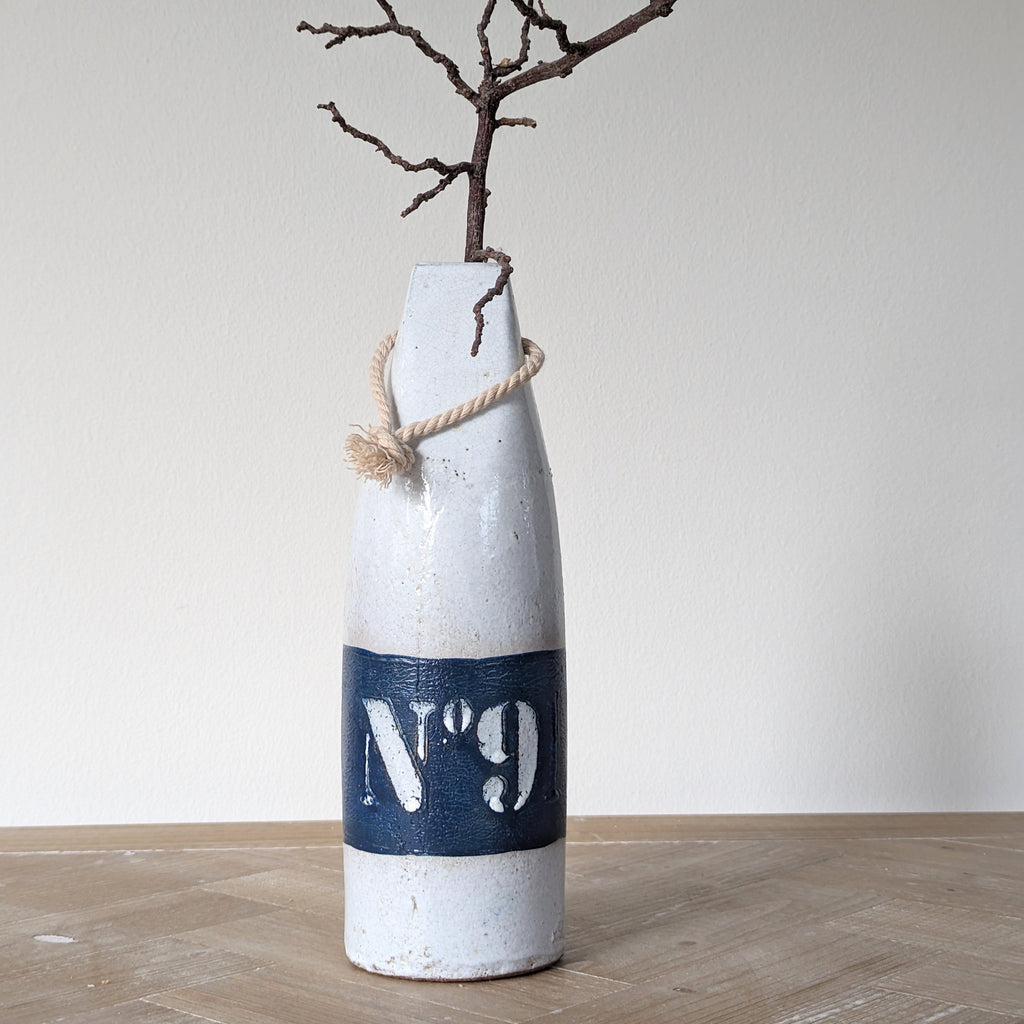 Vase maritim aus Keramik weis blau