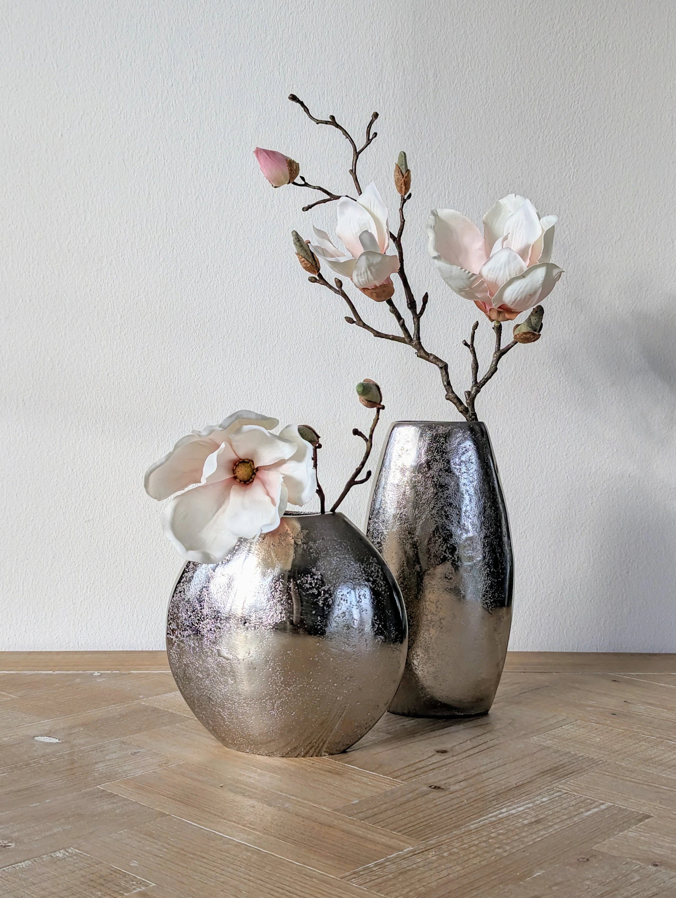 Vase aus Aluminium flach in zwei Varianten