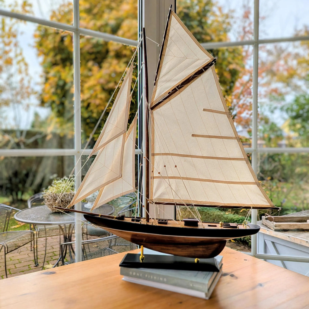 Große Segelyacht Modellschiff Braun Blau